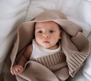 V Lullalove karamelově béžové barvě, bude vaše miminko vypadat jako z pohádky. Tento neutrální odstín si zamilují maminky...